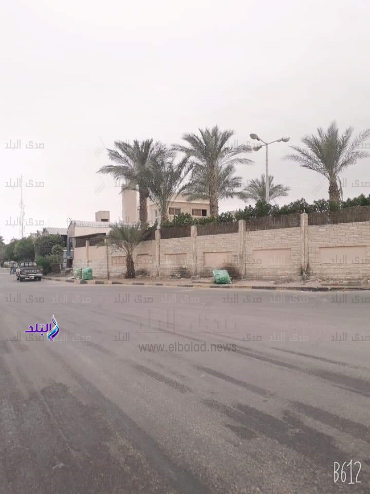 رفع 300 طن رمال وأتربة