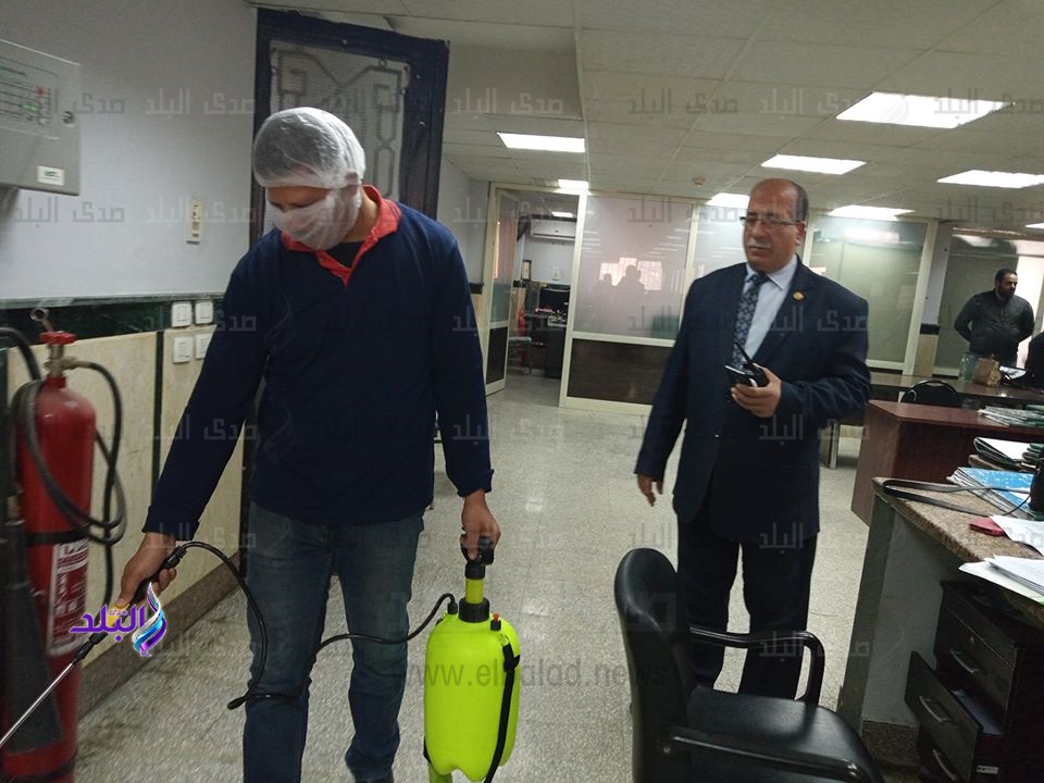 رئيس حي الزيتون تعقيم المركز التكنولوجي وإدارات الحي 