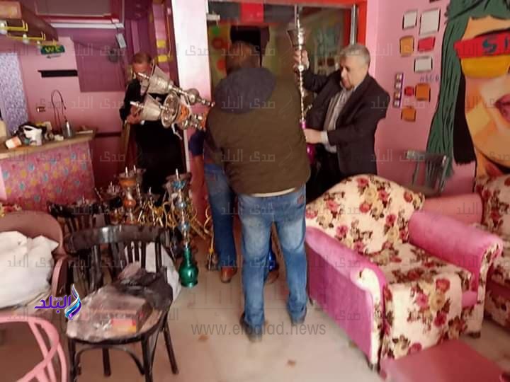 إغلاق 45 مقهي