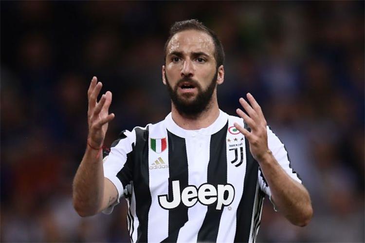 هيجواين لاعب يوفنتوس