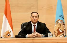  الدكتور احمد عزيز رئيس جامعة سوهاج