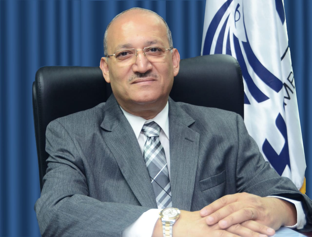 الطيار رشدي زكريا رئيس مصر للطيران