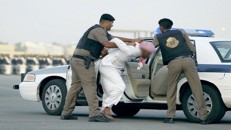 القبض على مواطن سعودي روج شائعة عن اعداد كورونا