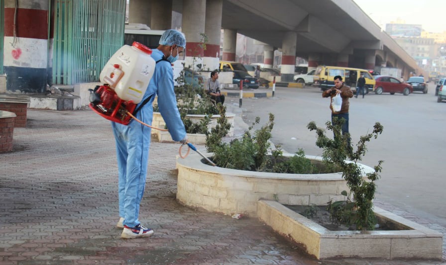 مبادرة شبابية بالمحلة لتعقيم شوارع وميادين المدينة