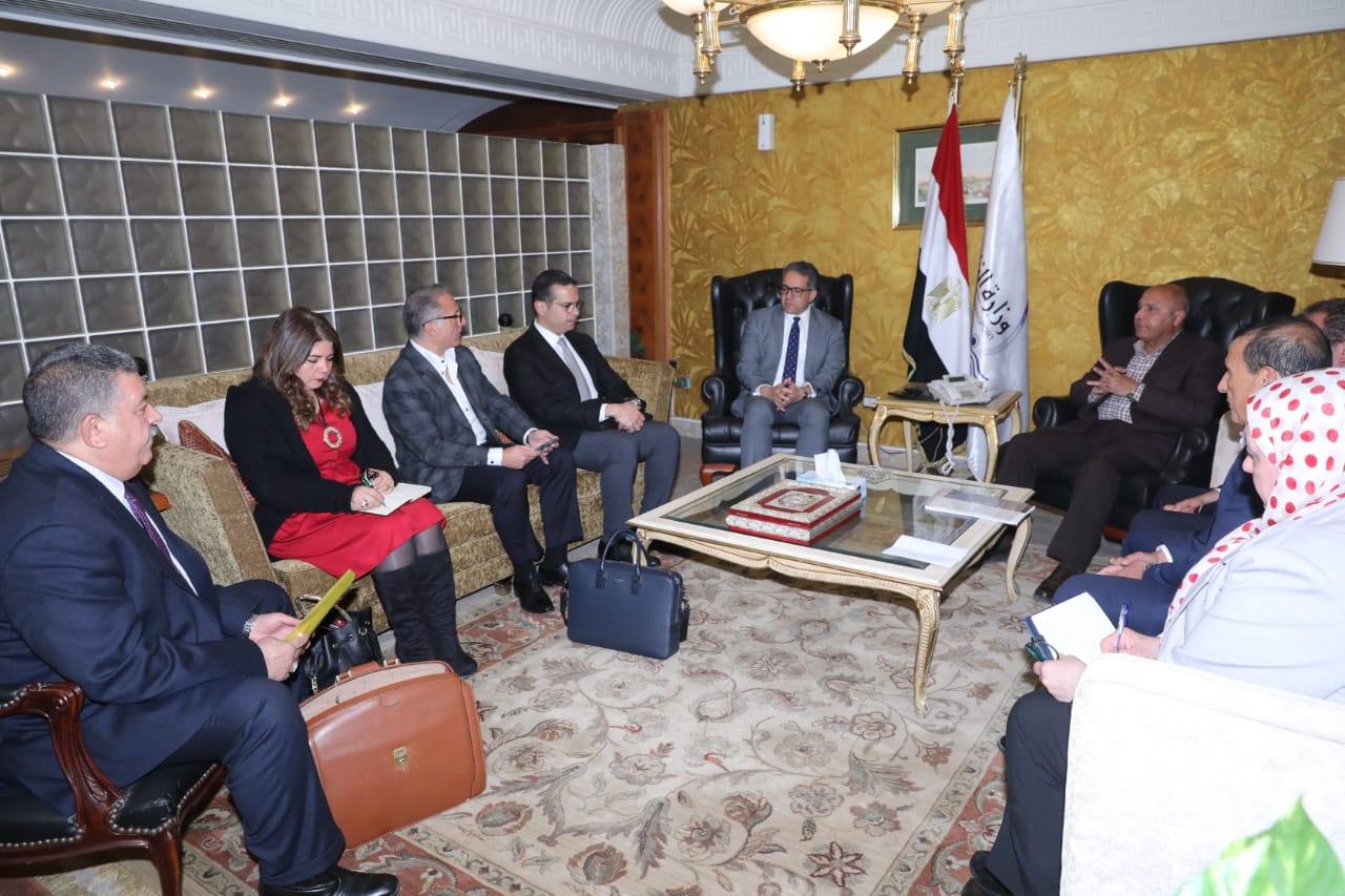 الدكتور خالد العناني - وزير السياحة والآثار