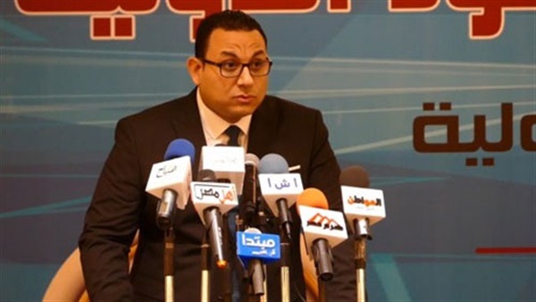 كريم عادل الخبير الاقتصادي