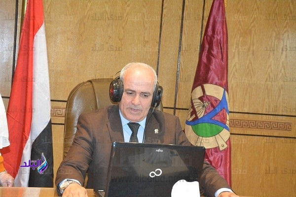  الدكتور أحمد جابر شديد رئيس جامعة الفيوم