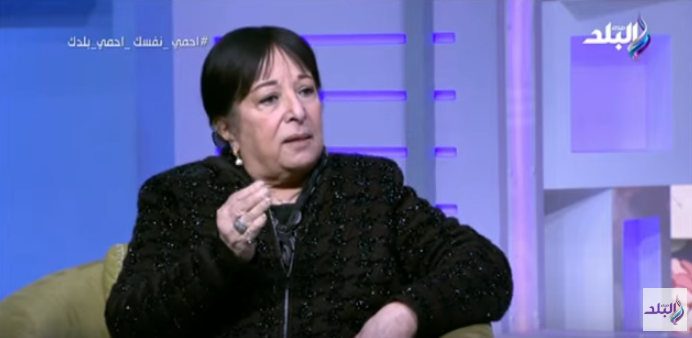 الفنانة سميرة عبد العزيز