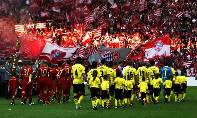 فريقي بايرن ميونخ وبروسيا دورتموند 