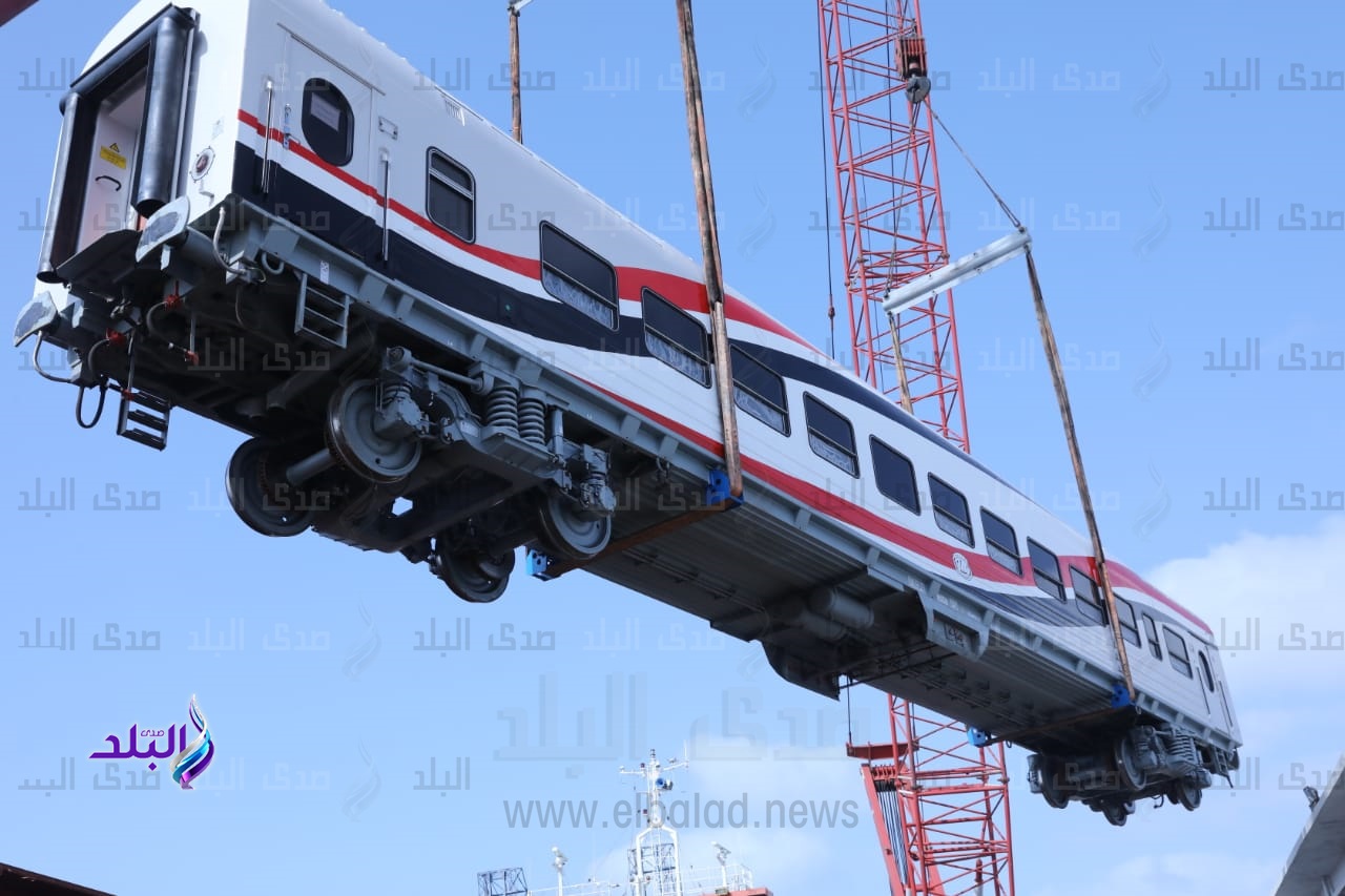  النموذج الاولى ضمن صفقة توريد 1300 عربة سكة حديد جديدة 