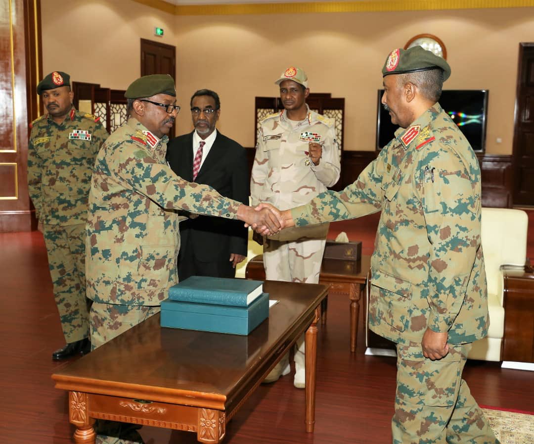 وفاة وزير الدفاع السوداني جمال الدين عمر