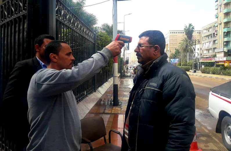 الكشف على المواظفين في ديوان عام محافظة البحيرة