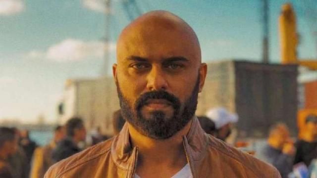 أحمد صلاح حسني 