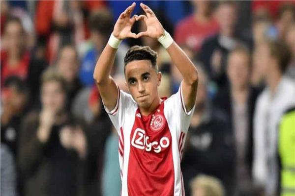 عبدالحق نوري لاعب فريق اياكس الهولندي عبدالحق نوري لاعب فريق اياكس الهولندي