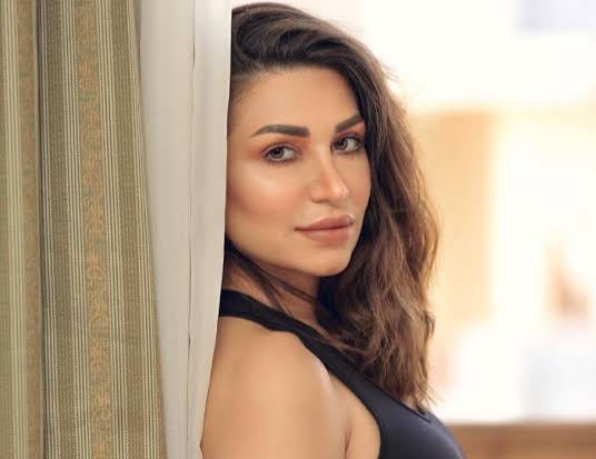 سارة نخلة