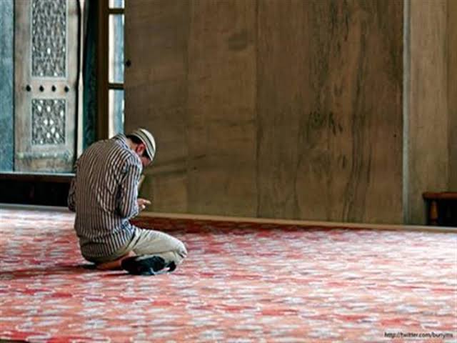 صلاة تغفر لك جميع ذنوبك القديمة والحديثة 