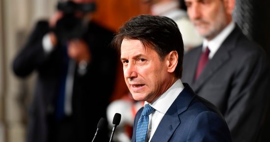 رئيس الوزراء الإيطالي جوزيبي كونتي رئيس الوزراء الإيطالي جوزيبي كونتي