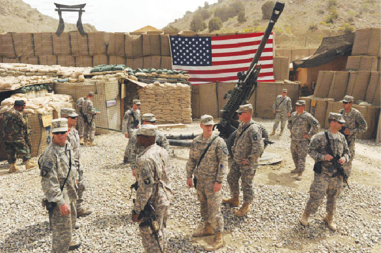 انسحابات تدريجية للقوات الأمريكية من قواعدها في العراق