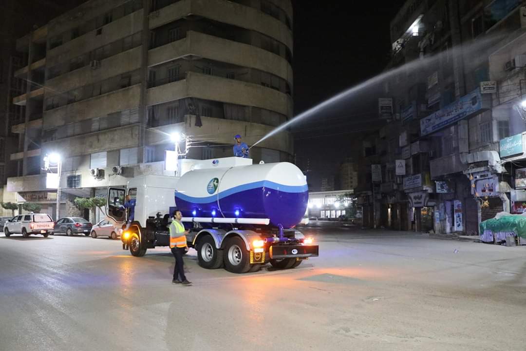 جانب من حملة شركة مياه الشرقية لتعقيم الشوارع 