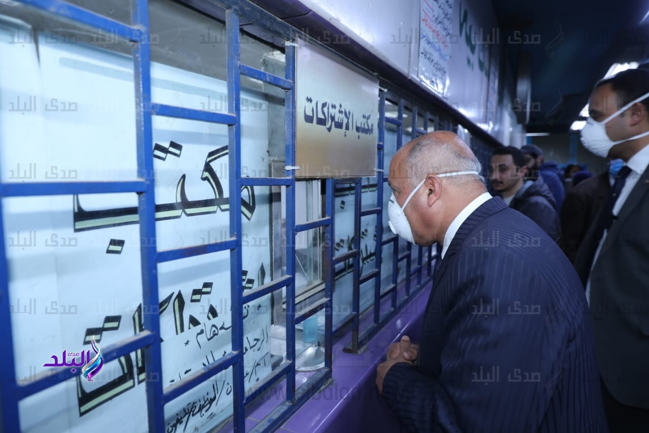 جانب من جولة وزير النقل في المترو