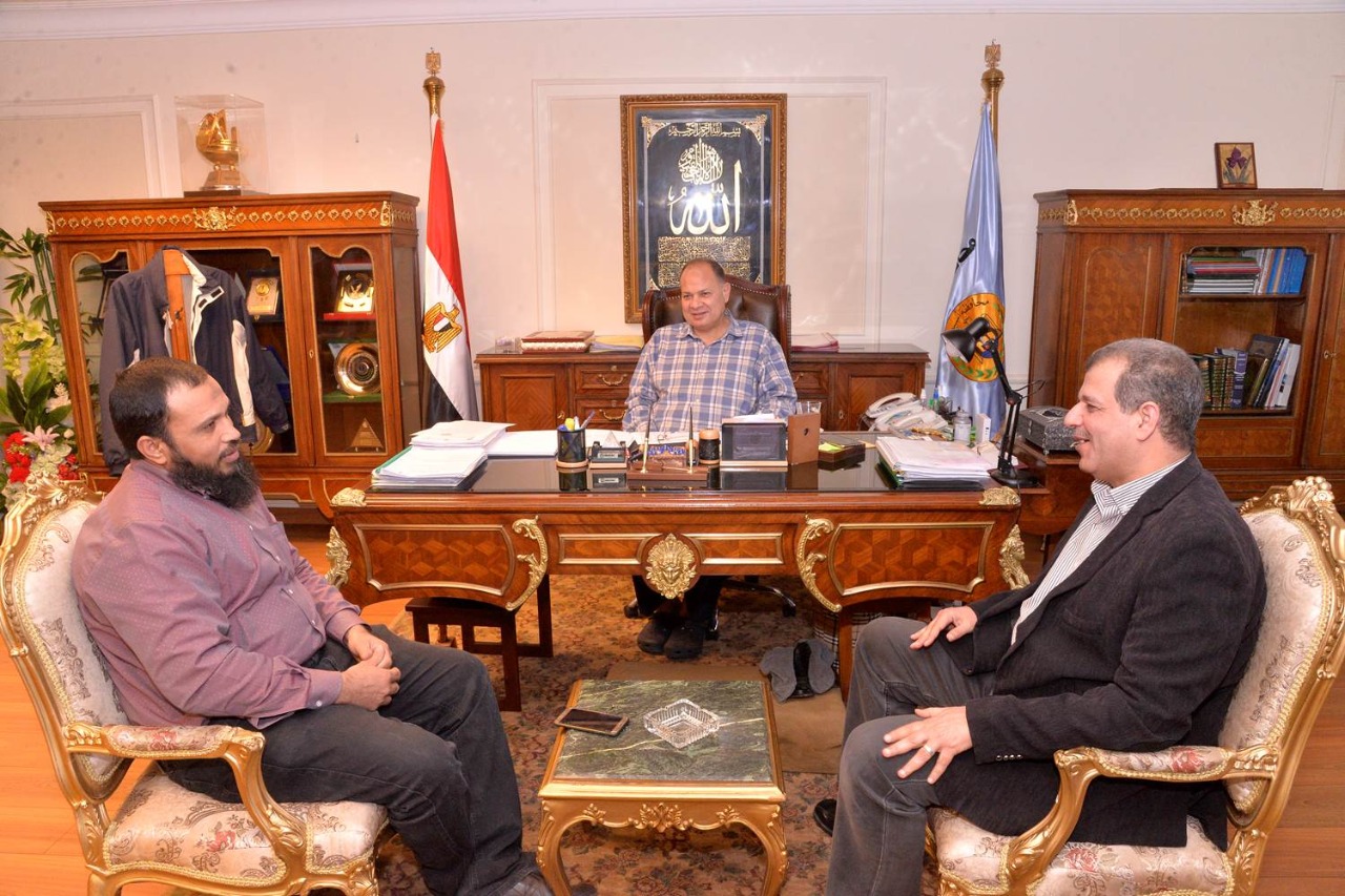 محافظ أسيوط يجتمع بالسكرتير العام