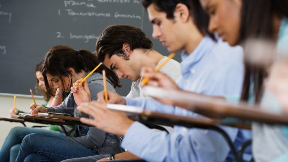 طلاب الجامعات يتصدرون تريند تويتر بهاشتاج إحنا مش عارفين نذاكر أونلاين