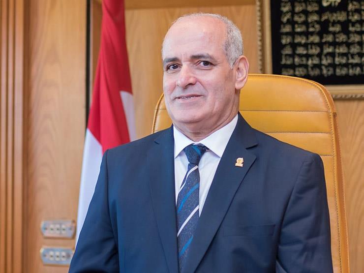 الدكتور أحمد جابر شديد رئيس جامعة الفيوم