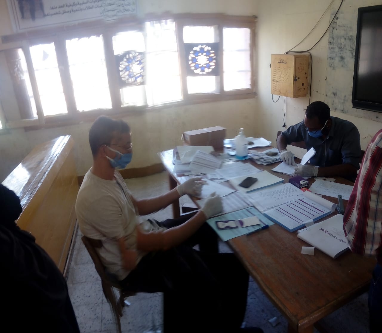  توزيع 4502 شريحة تابلت لطلاب الثانوية العامة بالاقصر