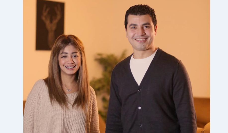 محمد أنور مع محررة صدى البلد