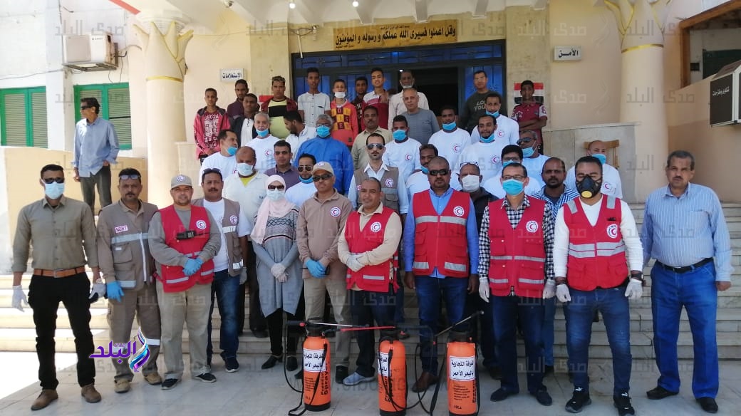 تعقيم وتطهير ثلاث مناطق بسفاجا في البحر الاحمر