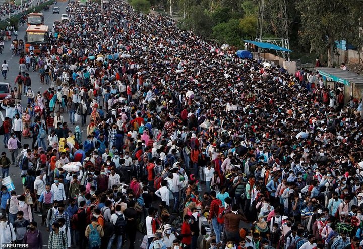الهند تتعقب 9 آلاف شخص بسبب كورونا