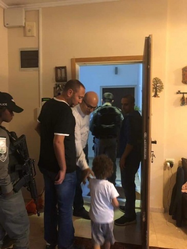 الاحتلال يعتقل وزير شؤون القدس ويصادر أمواله