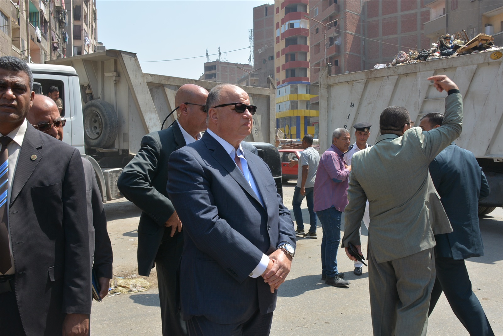 محافظ القاهرة خلال جولة بالمطرية