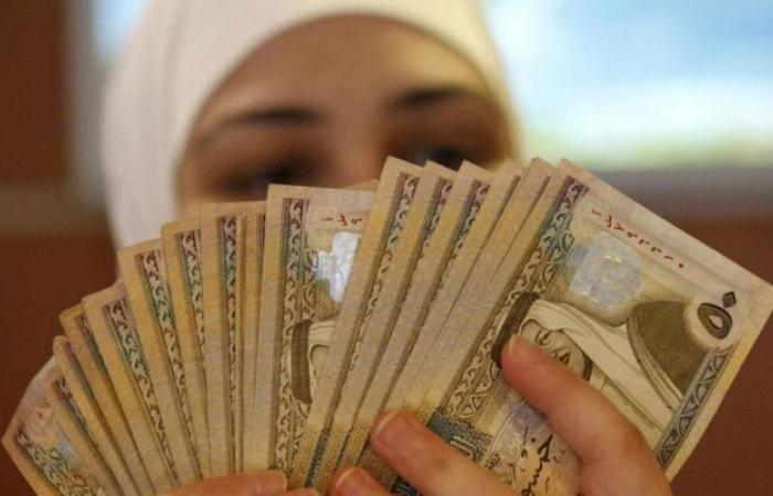 السعودية تعلن تحمل 60% من رواتب موظفي القطاع الخاص