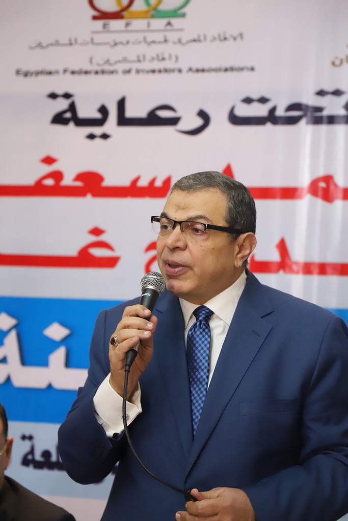  وزير القوى العاملة محمد سعفان