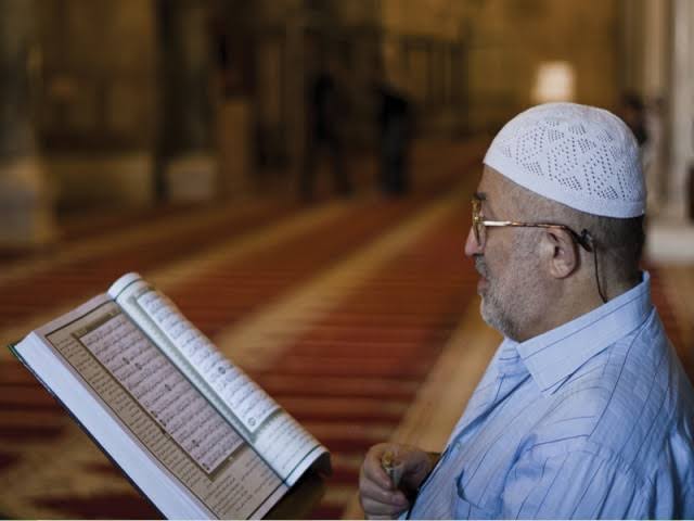 الحكمة من قراءة سورة الكهف يوم الجمعة 