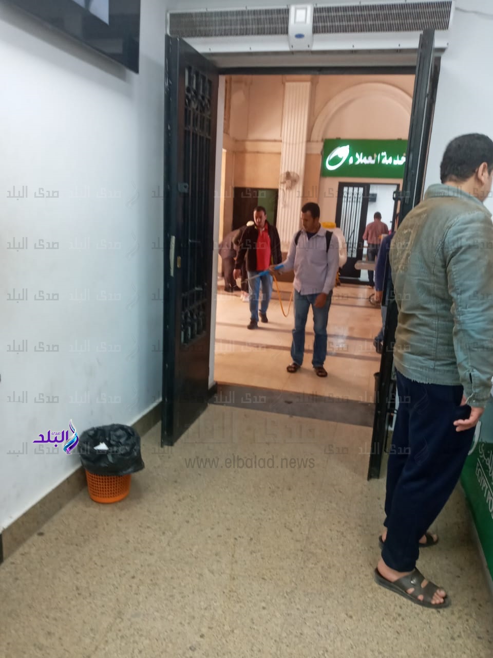 تعقيم مبني البريد الرئيسي بالعتبة للحد من كورونا