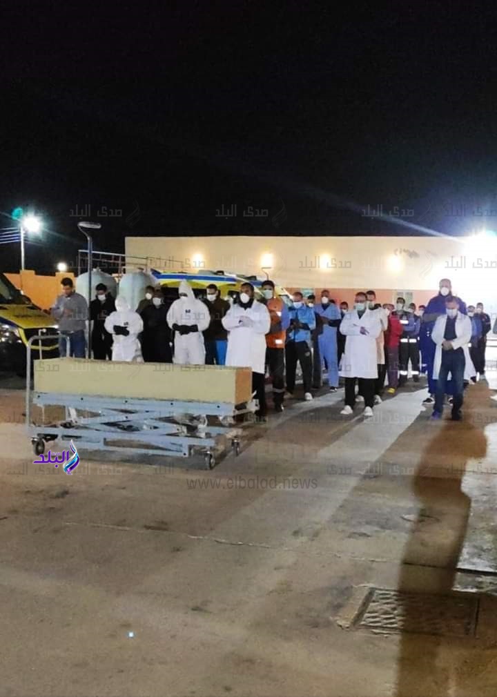 أطباء وتمريض النجيلة يصلون الجنازة 