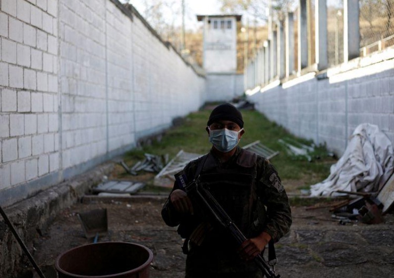 الهند تلوح بتمديد العزل العام وإصابات كورونا بجنوب آسيا 