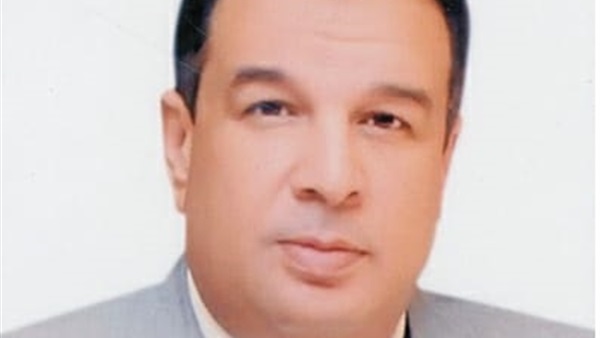 الكاتب الصحفى عبد الرازق توفيق