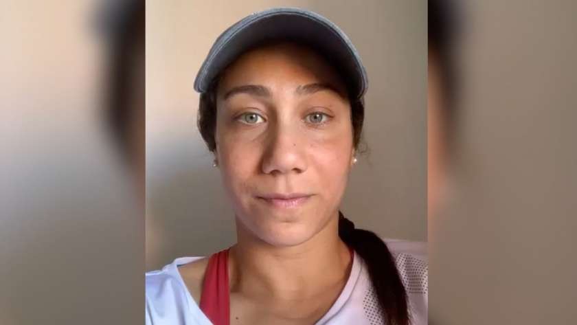 فريدة عثمان نجمة المنتخب الاول للسباحة