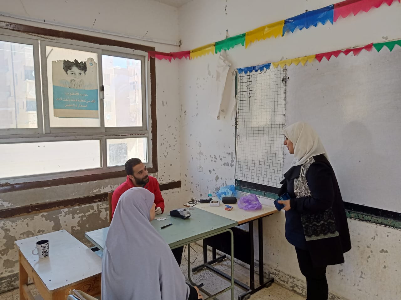 نائب محافظ مطروح تتابع صرف المعاشات بمقار الصرف