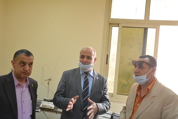 جامعة الفيوم تساهم بتصنيع أقنعة الوجه الطبية