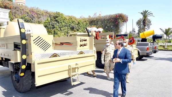 الرئيس تجهيزات ومعدات القوات المسلحة