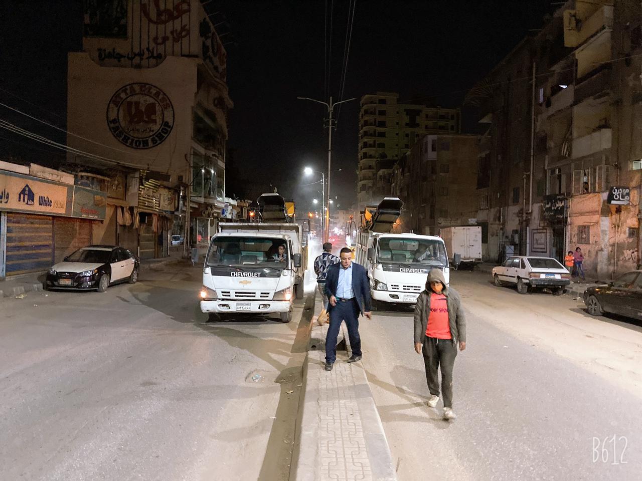 تعقيم شوارع حي غرب المنصورة