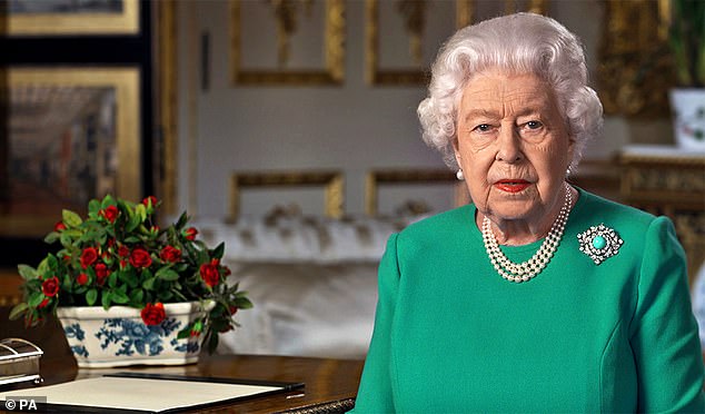 ملكة بريطانيا تشكر جيشها الأبيض