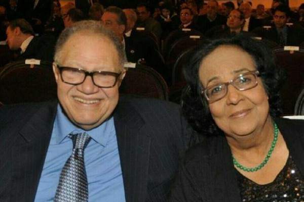 يحيي الفخراني وزوجته