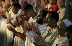 الاوقاف تعلق صلاة التراويح في رمضان بسبب الكورونا