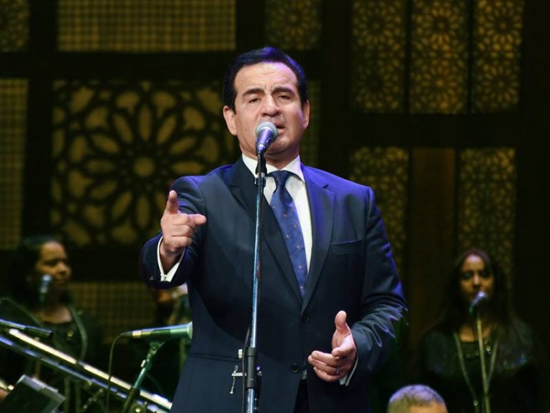 المطرب محمد ثروت