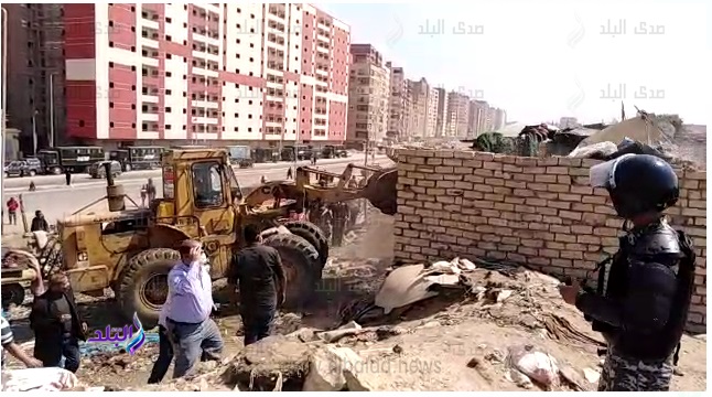 إزالة 113 عشة مقامة على أراضي الدولة بمحور ترعة الطوارئ